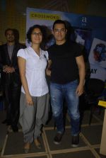 Aamir Khan, Kiran Rao at Dhobi Ghat DVD launch in Crossword, Kemps Corner on 23rd Dec 2011 (10).JPG